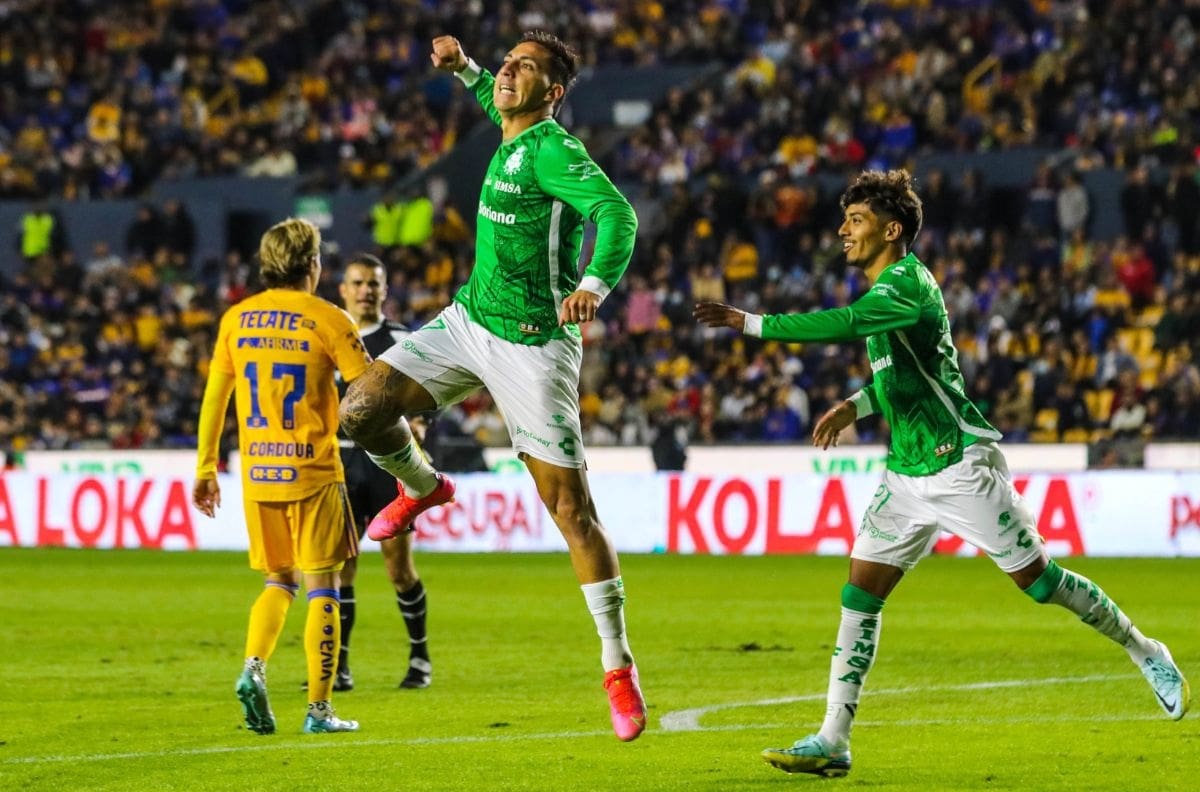 Javier Correa de Santos Laguna es la prioridad de este grande de Chile