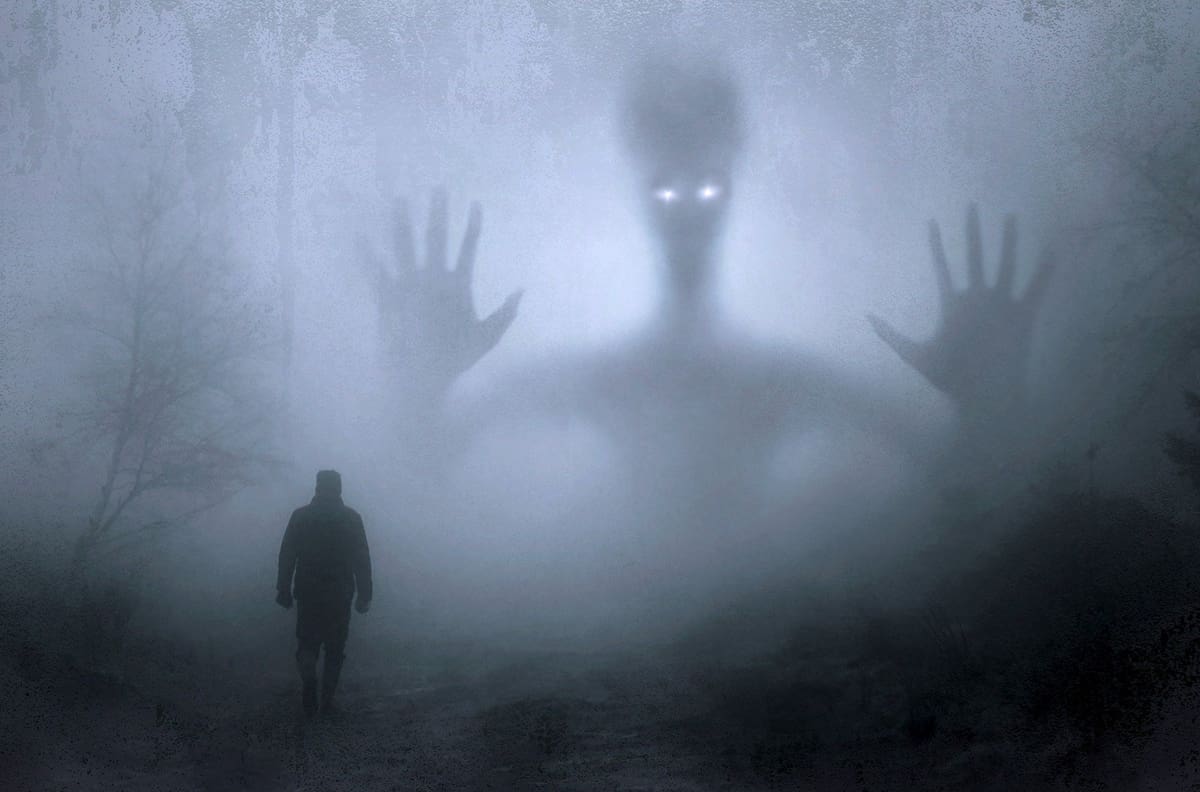 Académico dice que extraterrestres se preparan para invadir a la Tierra