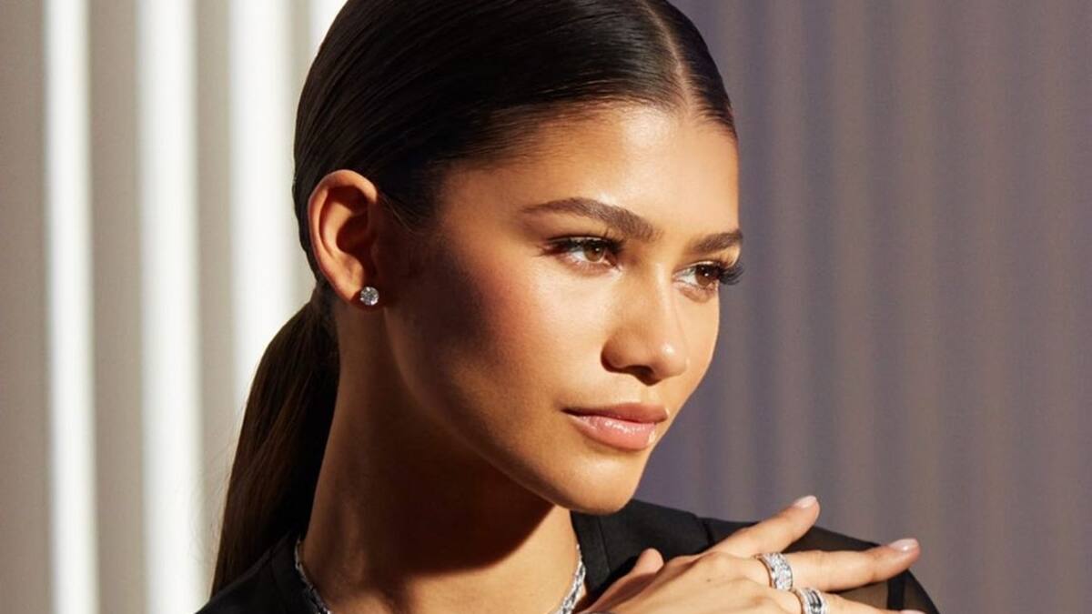 Zendaya habla sobre el amor, la tristeza y la terapia en la "Vogue" británica