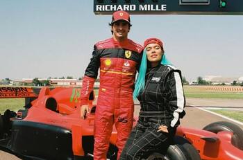 VIDEO | Karol G visitó las instalaciones de Ferrari en Italia