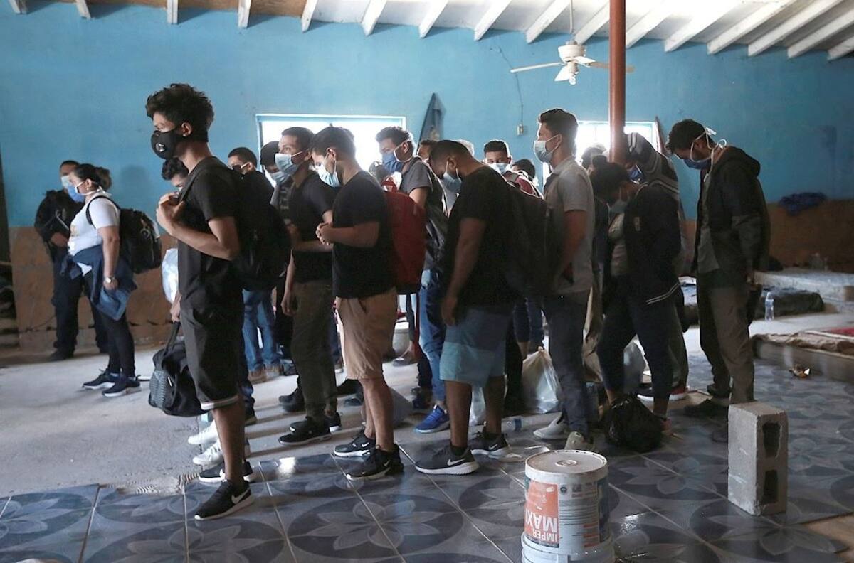Detienen a 53 migrantes en una casa en Ciudad Juárez