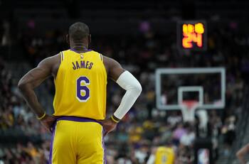 NBA: El paso histórico de LeBron James a los 38 años