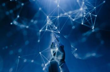 Claude: La inteligencia artificial que compite codo a codo con Chat GPT