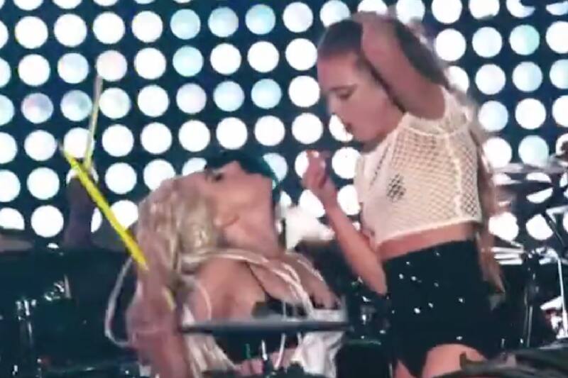 Recuerda el momento en el que Lady Gaga hizo que le vomitaran mientras daba un concierto.