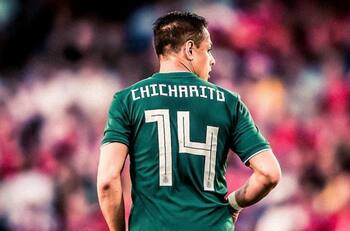 Chicharito apuntó a Martino como el culpable de su ausencia en la selección