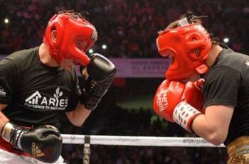 Julio César Chávez y Travieso Arce intercambian insultos en redes sociales