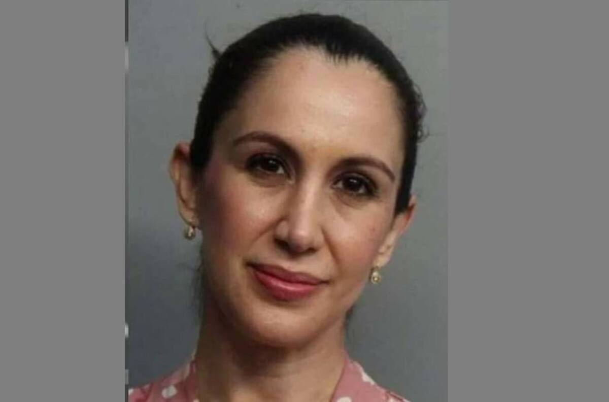 Detienen a maestra por tener intimidad con un alumno de 14 años; está embarazada
