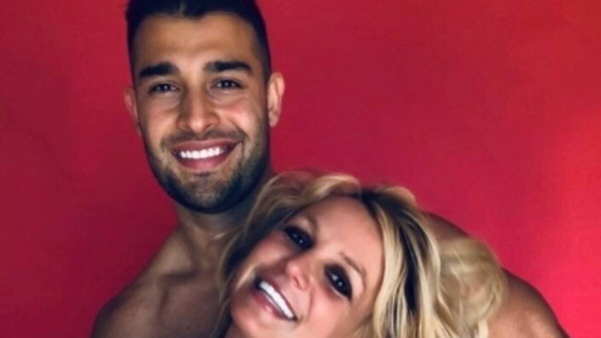 El novio de Britney Spears le mostró su amor y apoyo usando una camiseta que decía #FreeBritney