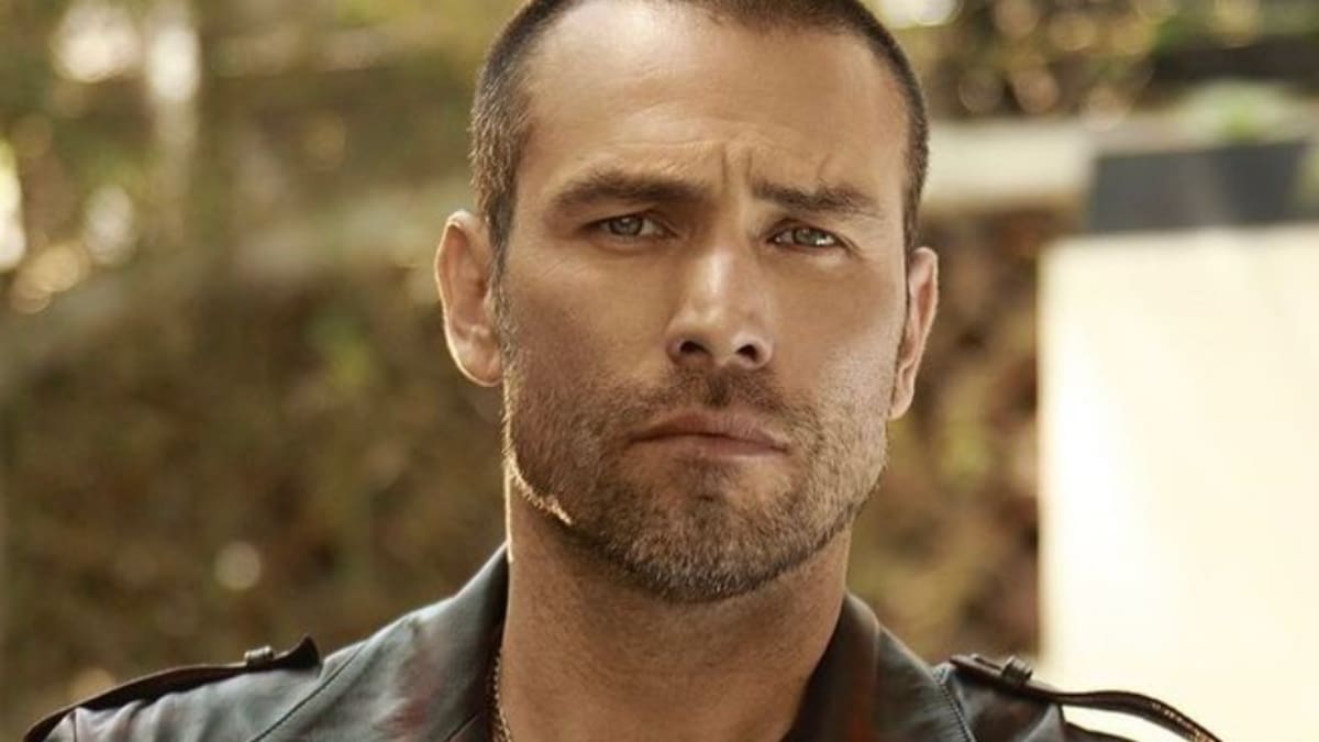 Rafael Amaya sorprende con su apariencia física ¿es un doble?