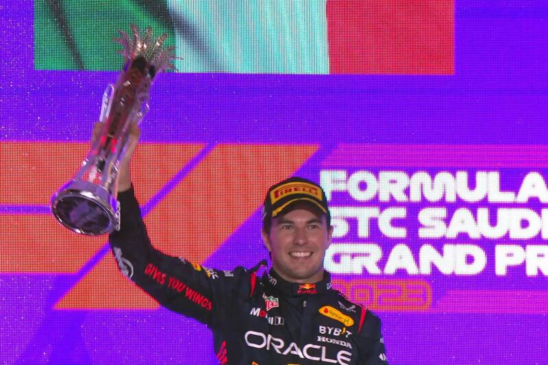 Checo Pérez tiene contrato con Red Bull hasta el 2024. (F1)