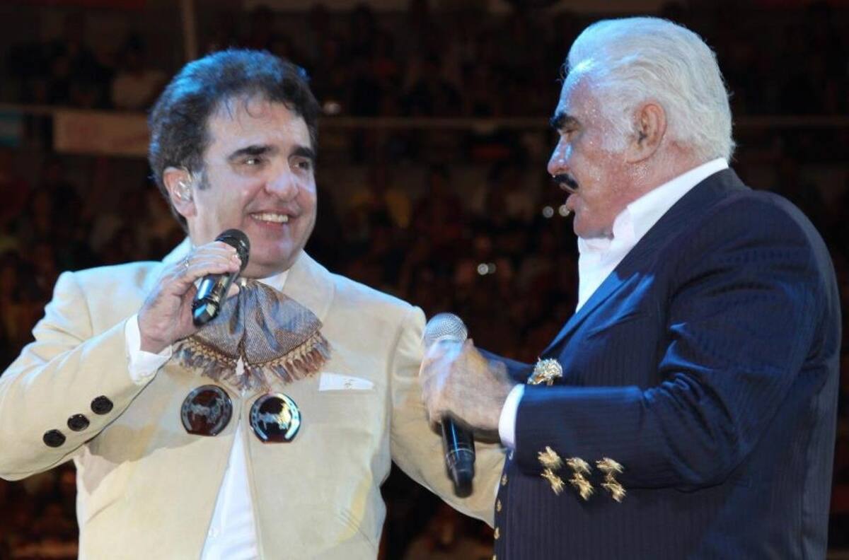 Vicente Fernandez Jr. responde a los rumores sobre la muerte de su padre