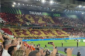 VIDEO | Roma se pintó de rojo para festejar el título de la UEFA Conference League