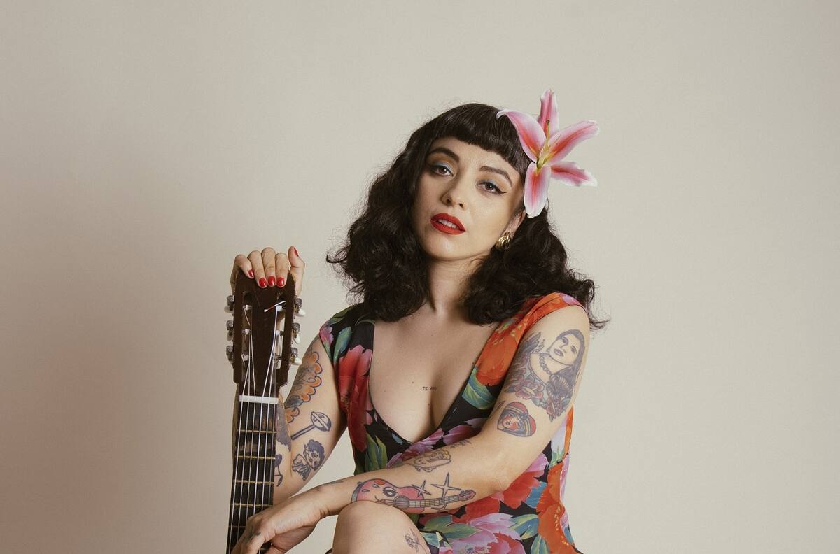 Mon Laferte no creía que siendo "migrante" en México pudiera estar nominada al Grammy
