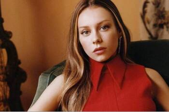 Ester Expósito luce atrevida y sexy en portada para la edición mexicana de "Harper’s Bazaar"