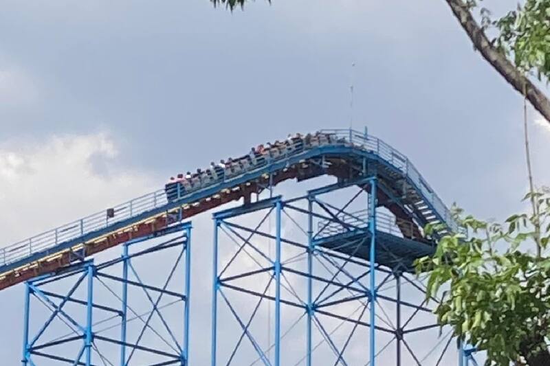 Falla juego en Six Flags