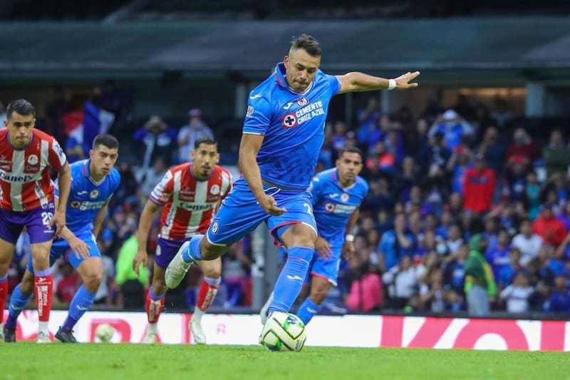 Iván Morales tendría más de una oferta desde el extranjero