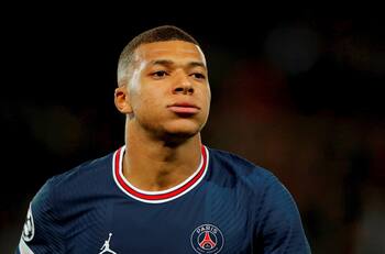 La novela de Kylian Mbappé continua: su madre aseguró que no tiene acuerdo con ningún club