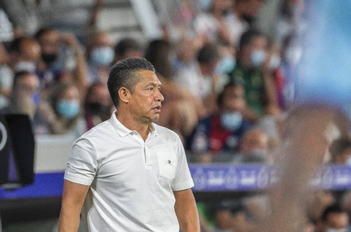 Ignacio Ambriz tiene de líder al Huesca en la Segunda División de España