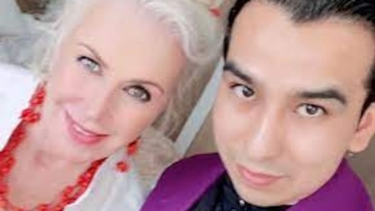 A Laura Zapata le llegaron fotos íntimas del Padre Paco, quien dio unción a su abuela y a Cepillín