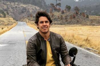 Eduardo Capetillo Jr. presenta en sociedad a Mariana, su nueva novia