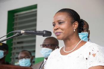 En estado crítico trasladan a Primera Dama de Haití a hospital de Miami