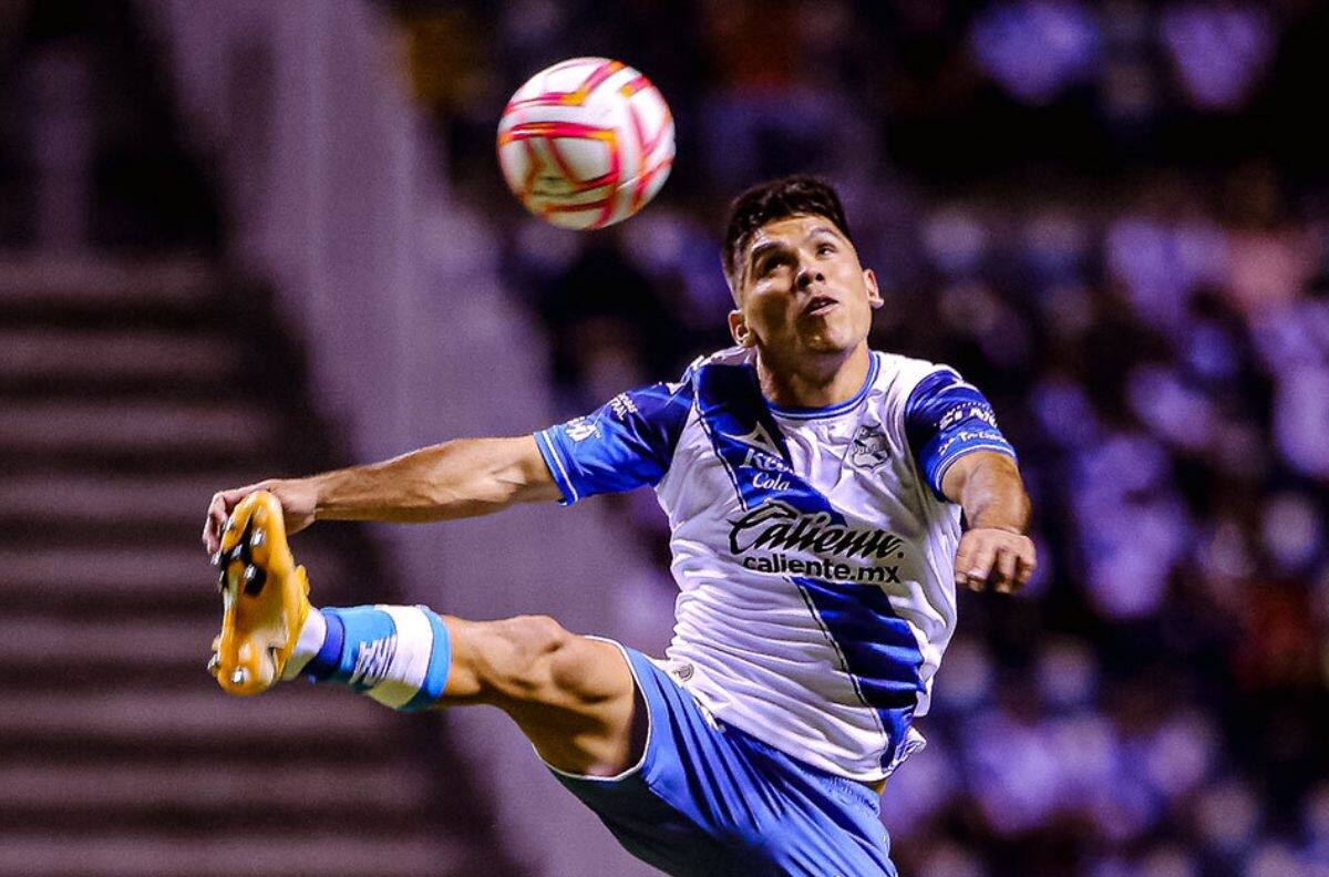 Chivas busca a delantero del Puebla como Plan B para el Clausura 2023