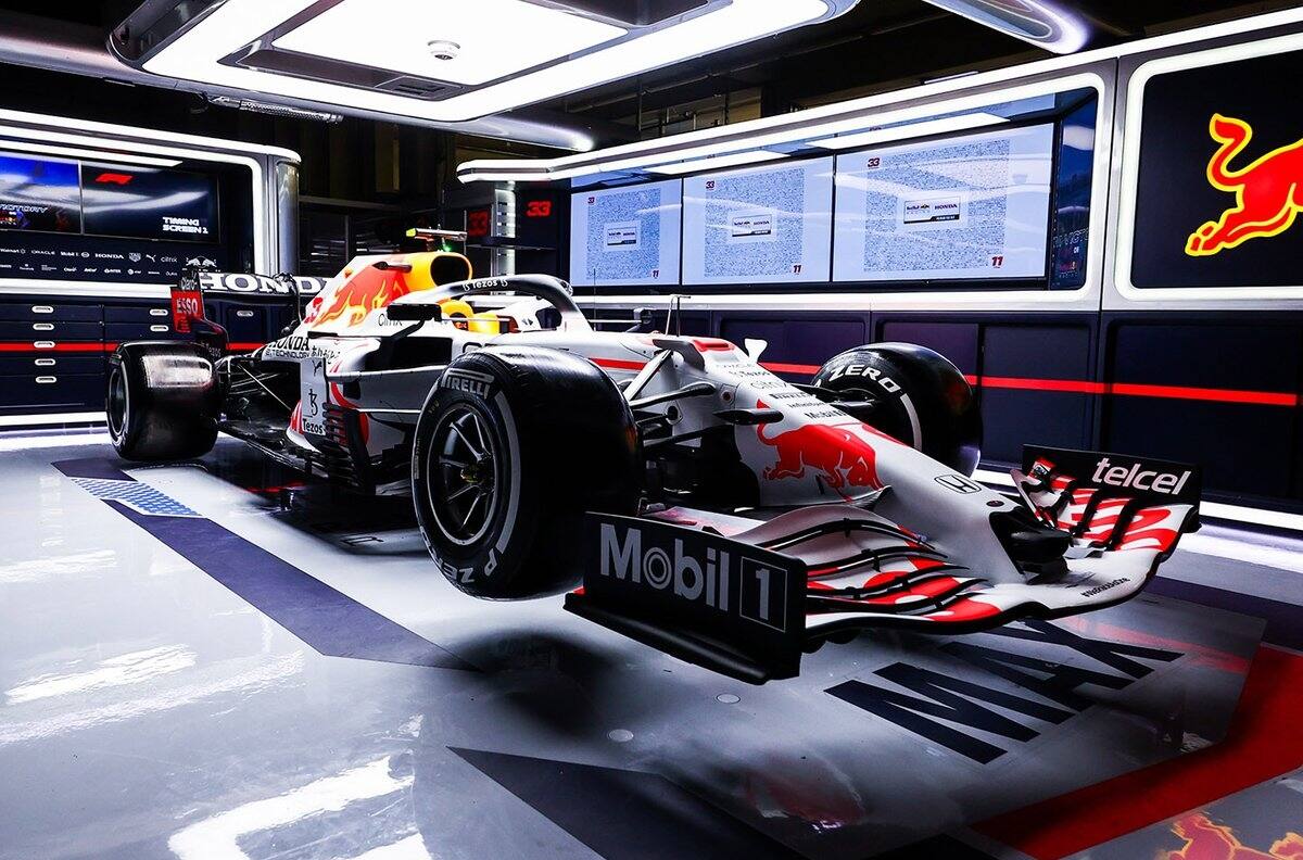 Checo Pérez estrenará motor para 2022