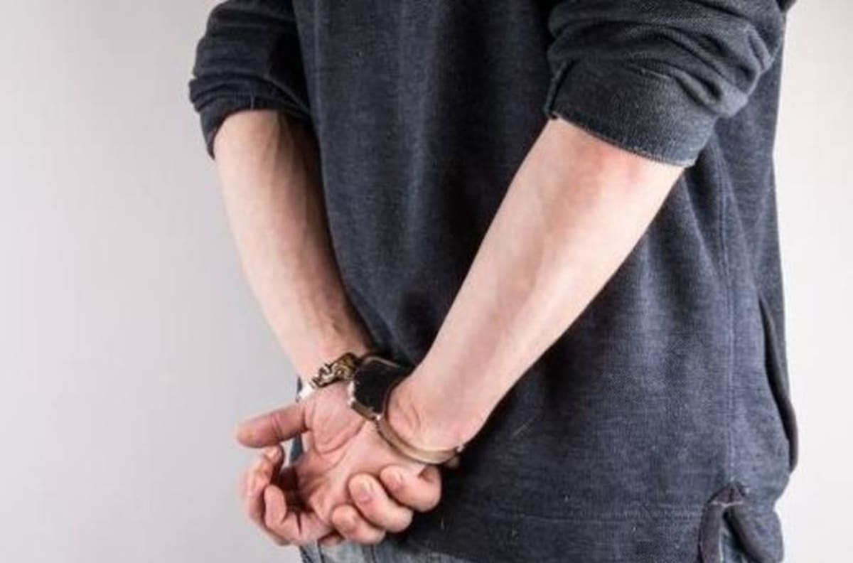 Detienen a joven que violó a su madre en España