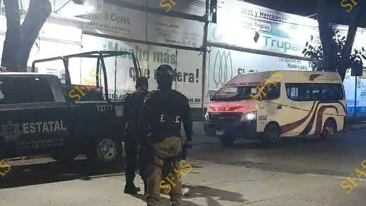 Combi baleada en Villahermosa, Tabasco, deja 7 heridos, entre ellos un posible muerto