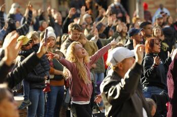 ¡Adiós cubrebocas para Israel!: a partir del domingo podrán dejar de usarla estando al aire libre