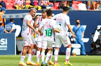 Necaxa se juega su pase a Liguilla frente a Tigres y Mesut Özil les mandó un mensaje de apoyo
