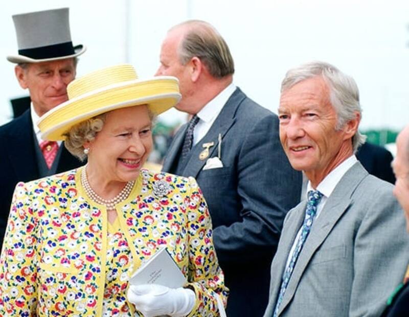 La Reina Isabel II y el prestigioso jockey británico. - Créditos: Hello Magazine