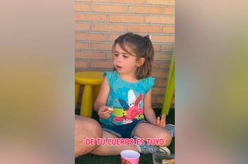 VIDEO | Niña de 5 años se hace viral por explicar un libro que habla de la sexualidad