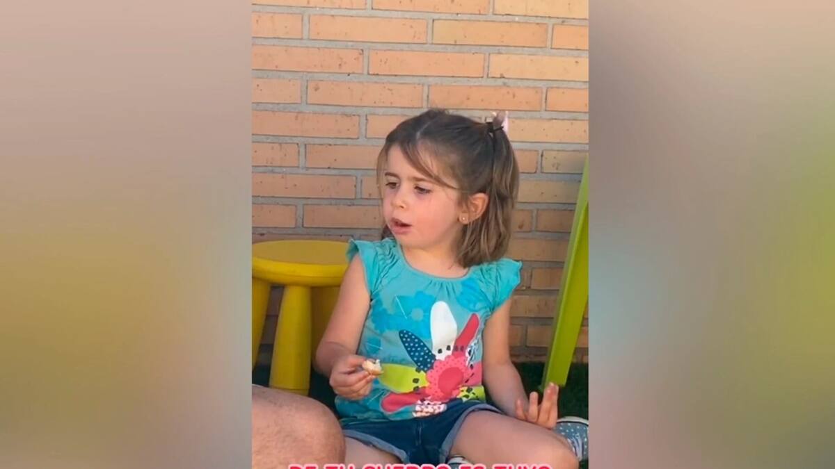 VIDEO | Niña de 5 años se hace viral por explicar un libro que habla de la sexualidad