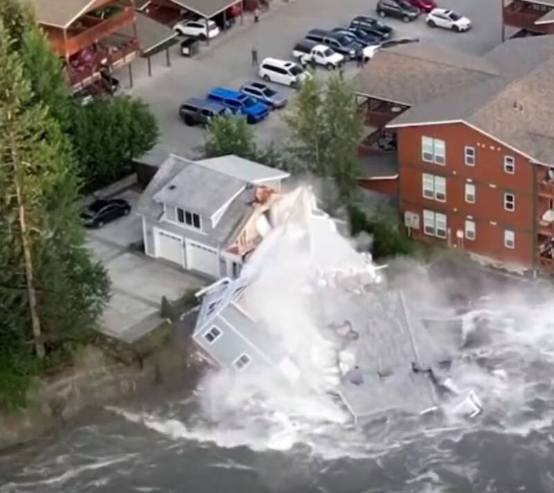 Así se vio el derrumbe. Créditos: Captura Video