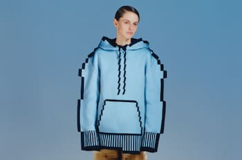 LOEWE lanza cápsula “pixelada” para colección Primavera/Verano 2023