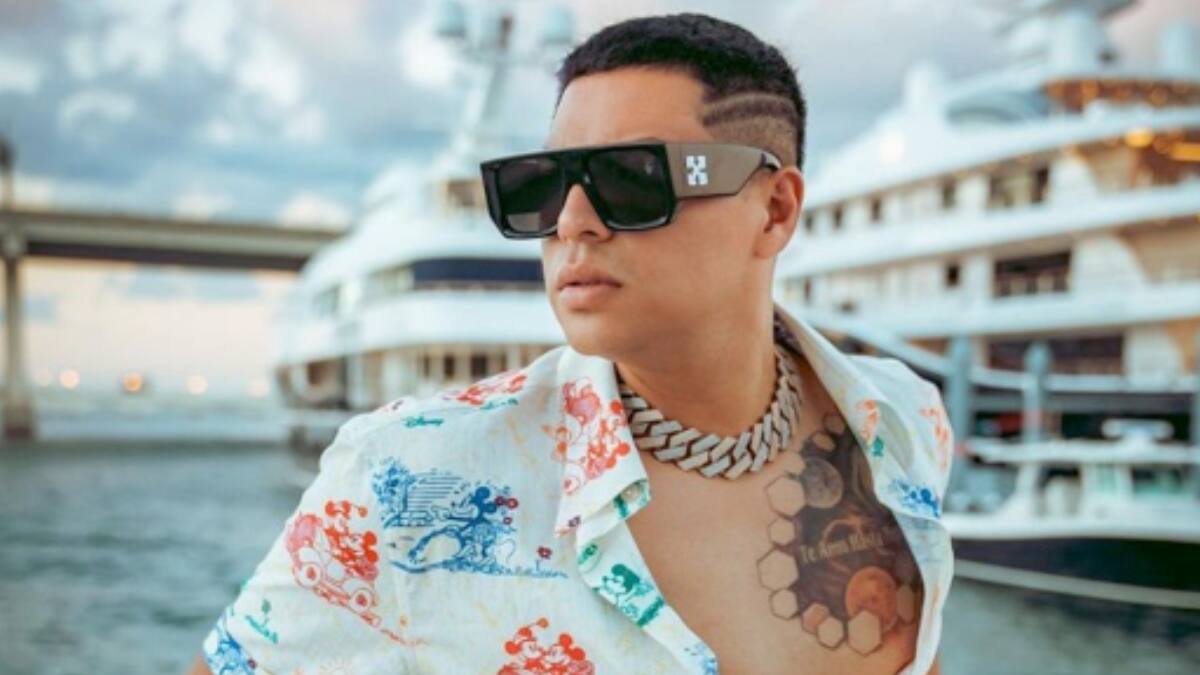 Eduin Caz de Grupo Firme sorprende con su nueva imagen