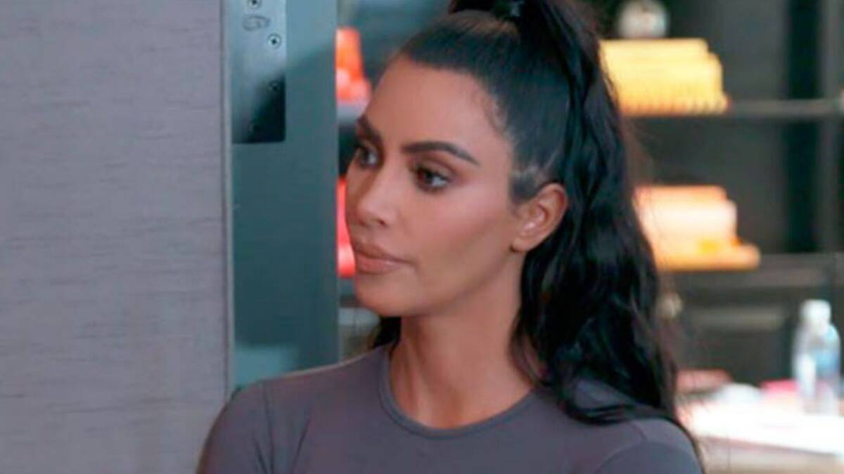 ¡En otro problema legal! Kim Kardashian acusada de contrabandear obra de arte
