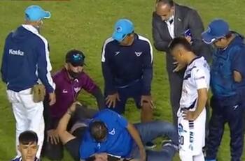 Video: Aficionados del Celaya golpean a futbolista de Dorados