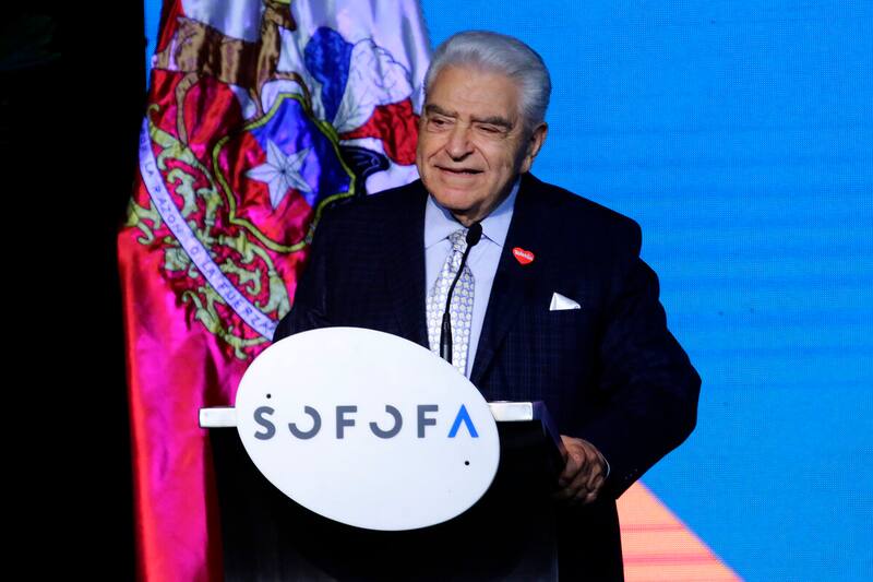 Don Francisco recibió un gran regalo. Crédito: Agencia Aton.