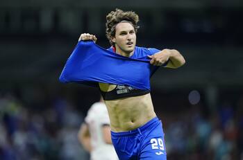 Santiago Giménez podría ser tomado en cuenta por Jaime Lozano para Tokio 2020