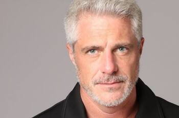 Lisardo enfrenta crisis por la pandemia y se une al negocio de la comida