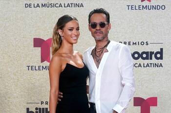 Marc Anthony presume a su novia Madu Nicola, de 19 años, en los premios Billboard a la música latina