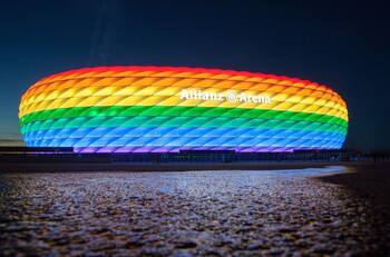 UEFA busca tratamiento justo de comunidad LGBTQ+ en Qatar 2022