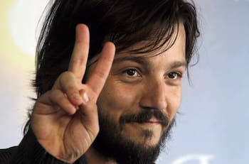 "Nadie nos enseña a decir adiós": Diego Luna estrena serie en Netflix