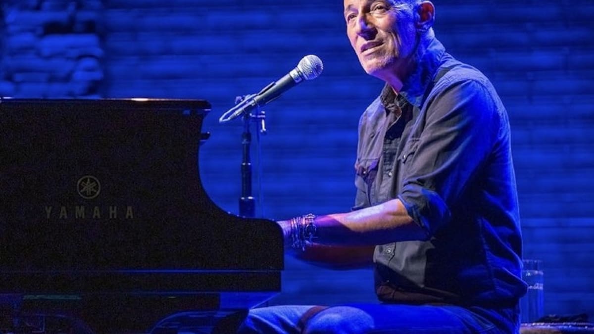 Bruce Springsteen y Barack Obama trasladan su podcast al libro "Renegades"