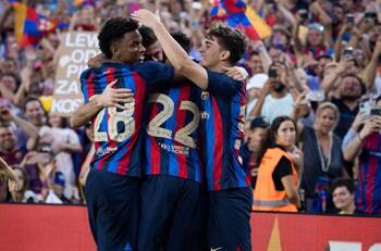 FC Barcelona golea a Pumas y se queda con el Trofeo Joan Gamper