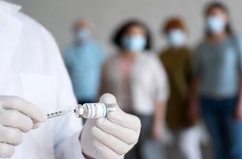 AstraZeneca tiene mayor efectividad entre los mexicanos, revela estudio