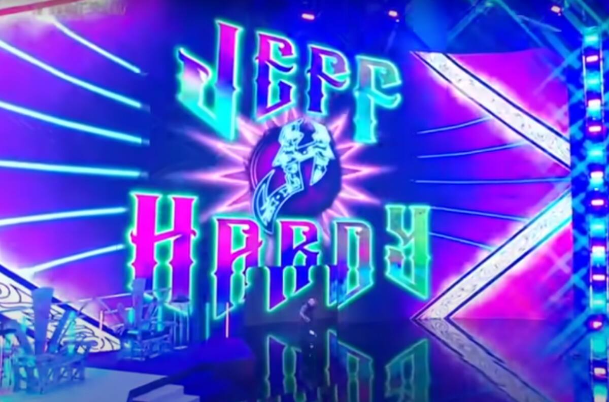 RAW: Jeff Hardy pierde ante el luchador que lo humilló