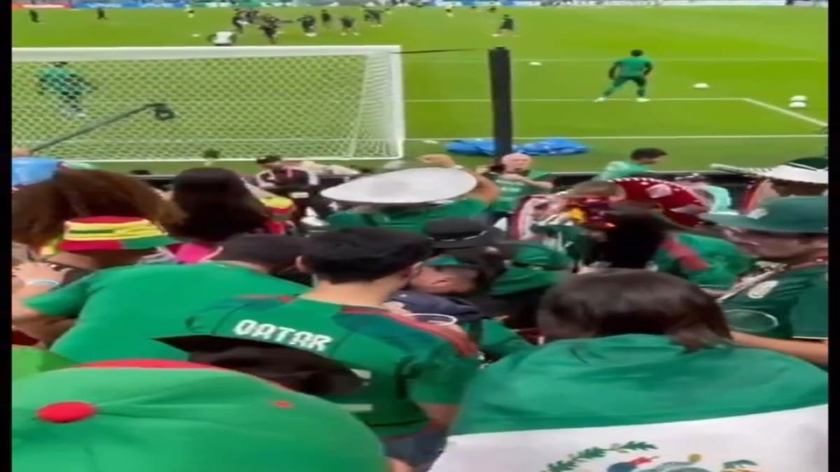 VIDEO | Aficionado recibe balonazo en la cara mientras México calentaba para jugar contra Arabia Saudita